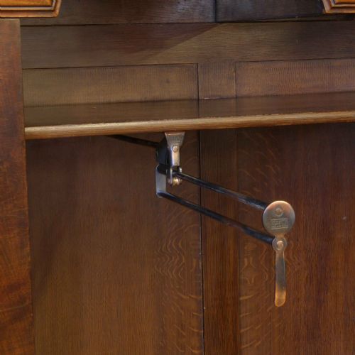 QUEEN ANNE STYLE WALNUT WARDROBE - ADDITIONAL PHOTO 10