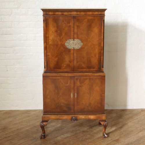 QUEEN ANNE STYLE WALNUT COCKTAIL CABINET - ADDITIONAL PHOTO 3