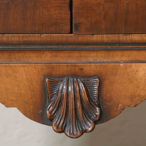 QUEEN ANNE STYLE WALNUT COCKTAIL CABINET - ADDITIONAL PHOTO 7