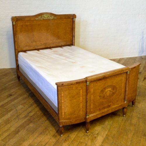 french amboyna bed - CATEGORY: ANTIQUE BEDS - DATED 19TH CENTURY