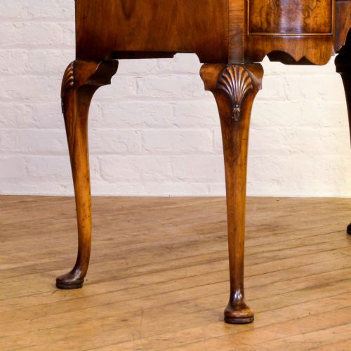 QUEEN ANNE STYLE WALNUT DRESSING TABLE - ADDITIONAL PHOTO 7