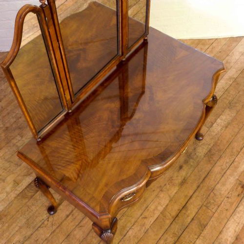 QUEEN ANNE STYLE WALNUT DRESSING TABLE - ADDITIONAL PHOTO 10
