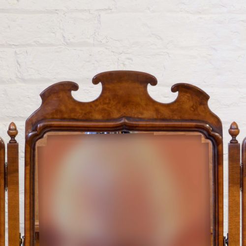 QUEEN ANNE STYLE WALNUT DRESSING TABLE - ADDITIONAL PHOTO 11