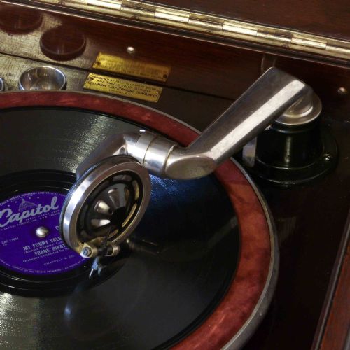 COLUMBIA WINDUP GRAMOPHONE - ADDITIONAL PHOTO 4