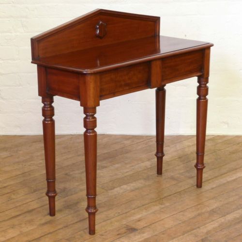 victorian mahogany side table - CATEGORY: ANTIQUE TABLES - DATED VICTORIAN