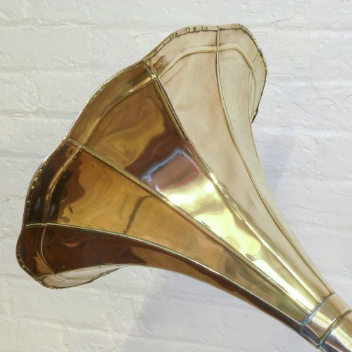 WINDUP BRASS HORNED GRAMOPHONE - ADDITIONAL PHOTO 2