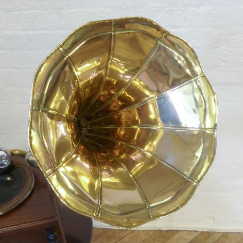 WINDUP BRASS HORNED GRAMOPHONE - ADDITIONAL PHOTO 4