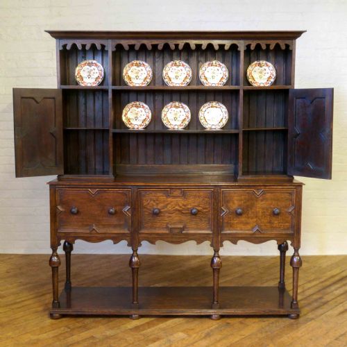 LARGE VICTORIAN JACOBEAN STYLE OAK DRESSER - ADDITIONAL PHOTO 1