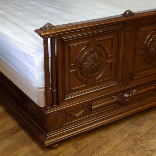 19TH CENTURY WALNUT FRENCH BED - ADDITIONAL PHOTO 1