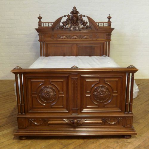 19TH CENTURY WALNUT FRENCH BED - ADDITIONAL PHOTO 11