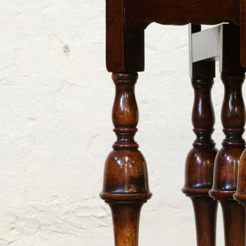 VICTORIAN WALNUT GATELEG TABLE - ADDITIONAL PHOTO 7