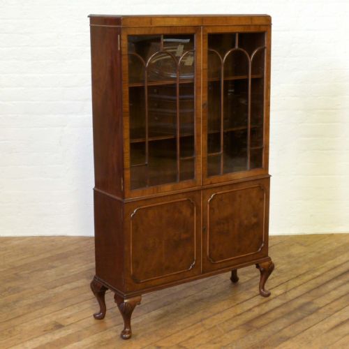 queen anne style walnut bookcase - CATEGORY: ANTIQUE BOOKCASES - DATED 1920