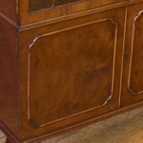 QUEEN ANNE STYLE WALNUT BOOKCASE - ADDITIONAL PHOTO 5