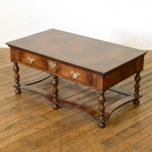 early 18th century walnut table - CATEGORY: ANTIQUE TABLES - DATED 18TH CENTURY