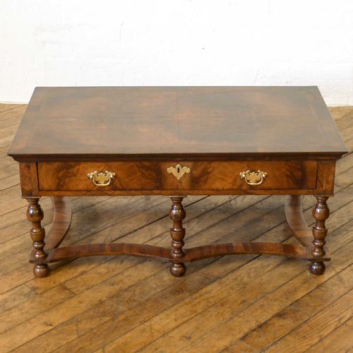 EARLY 18TH CENTURY WALNUT TABLE - ADDITIONAL PHOTO 3
