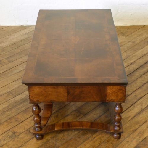 EARLY 18TH CENTURY WALNUT TABLE - ADDITIONAL PHOTO 5