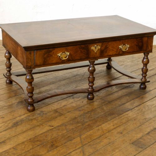 EARLY 18TH CENTURY WALNUT TABLE - ADDITIONAL PHOTO 8
