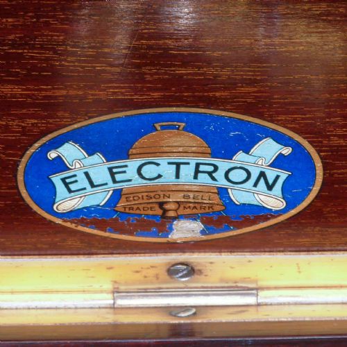 ART DECO MAHOGANY WINDUP GRAMOPHONE - ADDITIONAL PHOTO 6