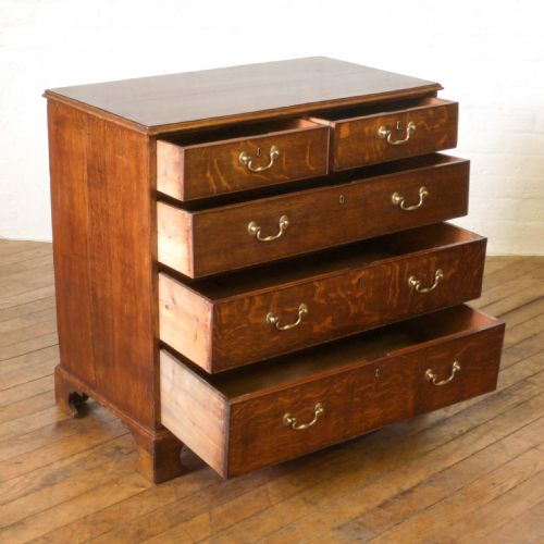 GEORGIAN OAK CHEST OF DRAWERS - ADDITIONAL PHOTO 1