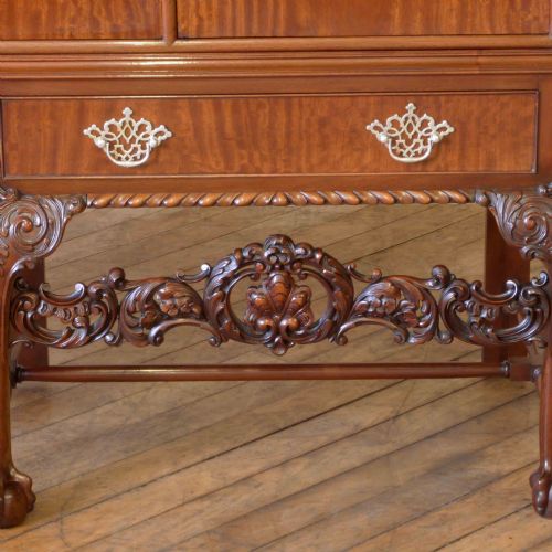 CHIPPENDALE STYLE MAHOGANY CUPBOARD - ADDITIONAL PHOTO 3