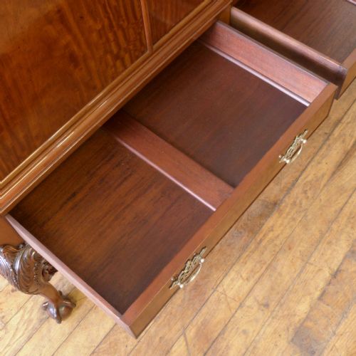 CHIPPENDALE STYLE MAHOGANY CUPBOARD - ADDITIONAL PHOTO 9