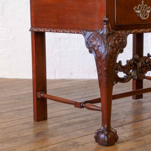 CHIPPENDALE STYLE MAHOGANY CUPBOARD - ADDITIONAL PHOTO 11