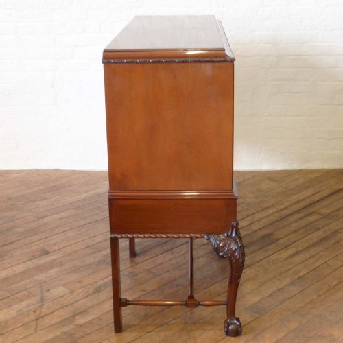 CHIPPENDALE STYLE MAHOGANY CUPBOARD - ADDITIONAL PHOTO 13