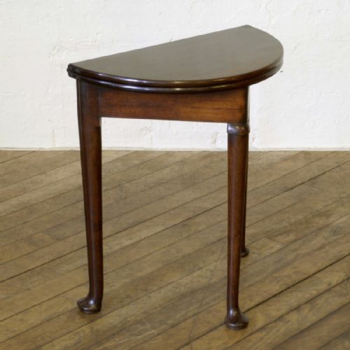 SMALL GEORGIAN MAHOGANY TEA TABLE - ADDITIONAL PHOTO 3