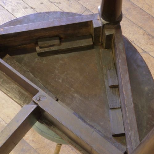 SMALL GEORGIAN MAHOGANY TEA TABLE - ADDITIONAL PHOTO 11