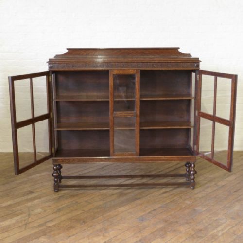 LARGE OAK CABINET - ADDITIONAL PHOTO 4