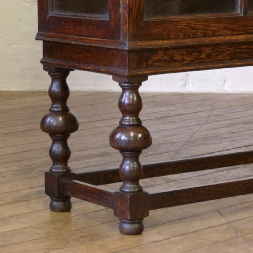 LARGE OAK CABINET - ADDITIONAL PHOTO 7