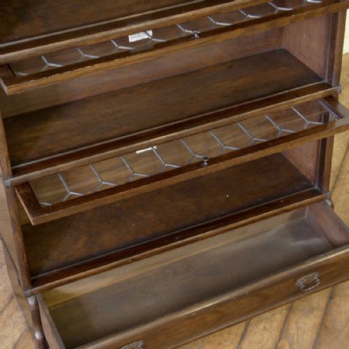 THE GLOBEWERNICKE CO LTD SECTIONAL BOOKCASE - ADDITIONAL PHOTO 3