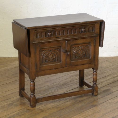 small titchmarsh goodwin style oak hutch - CATEGORY: ANTIQUE FURNITURE - DATED 1920