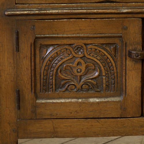 SMALL TITCHMARSH GOODWIN STYLE OAK HUTCH - ADDITIONAL PHOTO 7