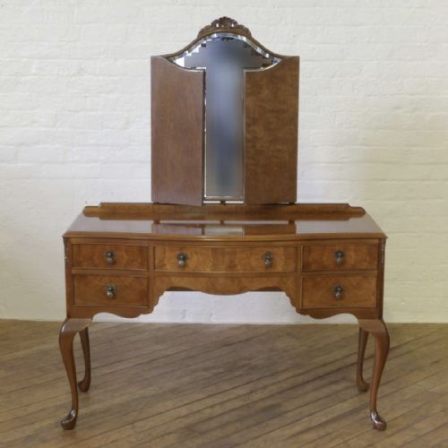 WALNUT DRESSING TABLE - ADDITIONAL PHOTO 1