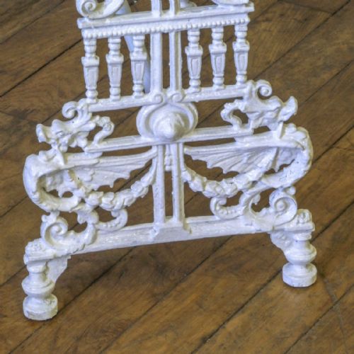 VICTORIAN CAST IRON CONSERVATORY TABLE - ADDITIONAL PHOTO 4