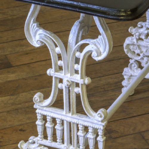 VICTORIAN CAST IRON CONSERVATORY TABLE - ADDITIONAL PHOTO 7