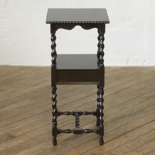 OAK OCCASIONAL TABLE - ADDITIONAL PHOTO 2