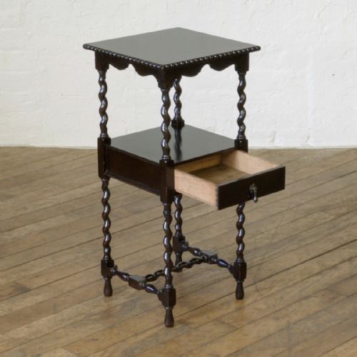 OAK OCCASIONAL TABLE - ADDITIONAL PHOTO 4