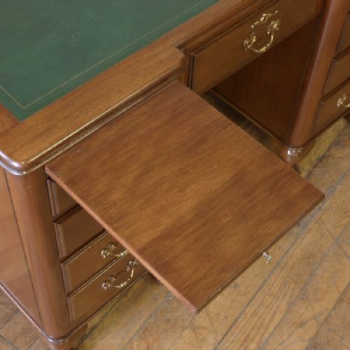 MAHOGANY DESK - ADDITIONAL PHOTO 2
