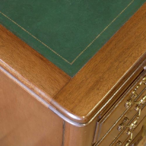 MAHOGANY DESK - ADDITIONAL PHOTO 4