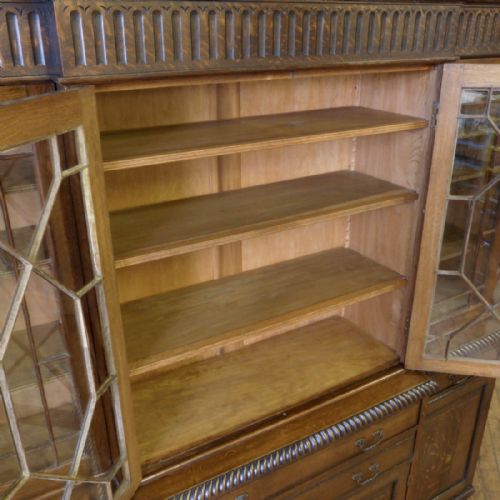 EDWARDIAN OAK BREAKFRONT BOOKCASE - ADDITIONAL PHOTO 3