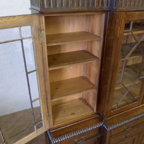 EDWARDIAN OAK BREAKFRONT BOOKCASE - ADDITIONAL PHOTO 6