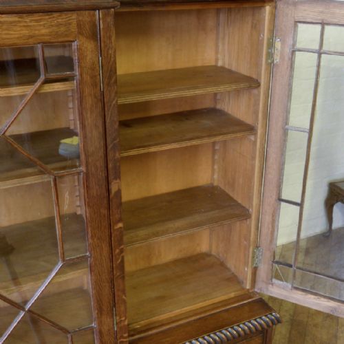 EDWARDIAN OAK BREAKFRONT BOOKCASE - ADDITIONAL PHOTO 7