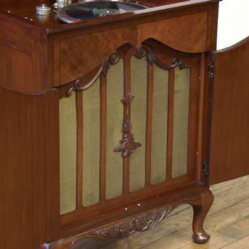 TYRELA MAHOGANY GRAMOPHONE - ADDITIONAL PHOTO 4