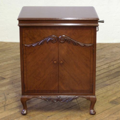 TYRELA MAHOGANY GRAMOPHONE - ADDITIONAL PHOTO 6
