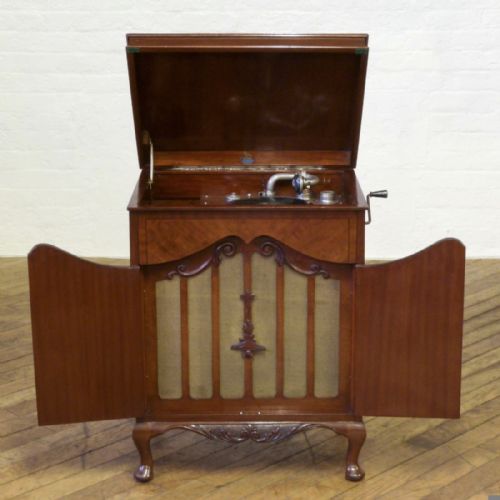 TYRELA MAHOGANY GRAMOPHONE - ADDITIONAL PHOTO 7