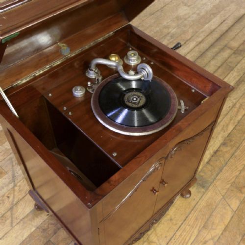 TYRELA MAHOGANY GRAMOPHONE - ADDITIONAL PHOTO 8
