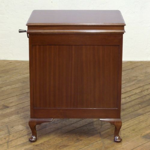 TYRELA MAHOGANY GRAMOPHONE - ADDITIONAL PHOTO 11