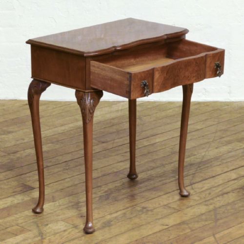 SMALL QUEEN ANNE STYLE WALNUT SIDE TABLE - ADDITIONAL PHOTO 4